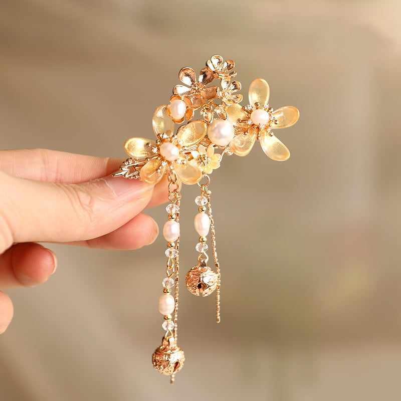 Retro Fashion Accessory With Bell And Tassel Hair Clip