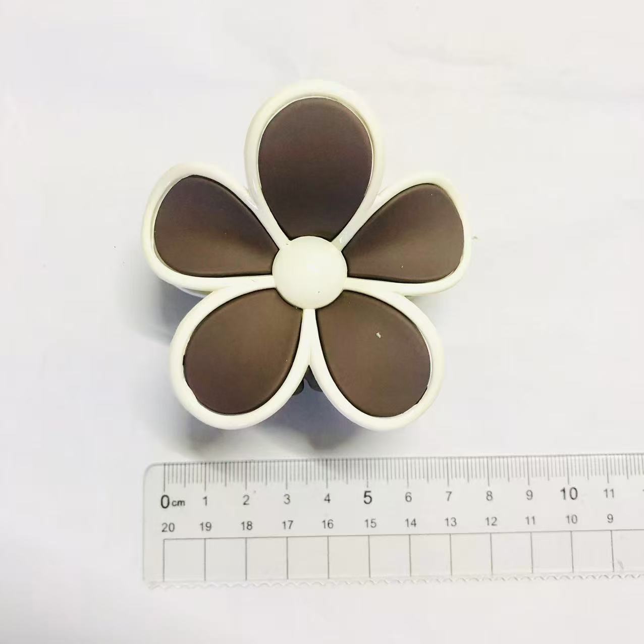 Medium-sized Bicolor Flower Hair Clip With A Baked Finish