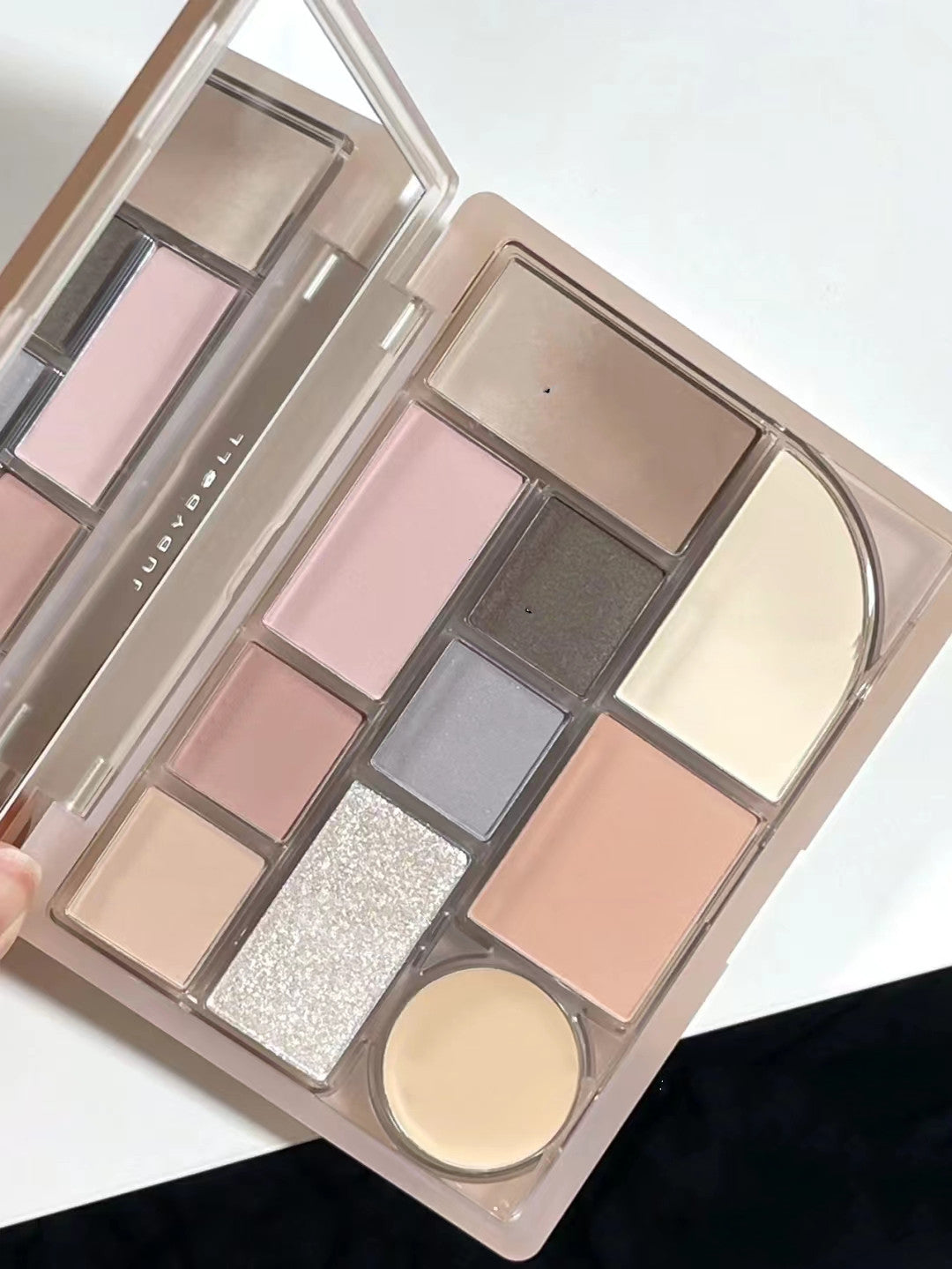 Fashionable And Simple 10-color Eyeshadow Palette